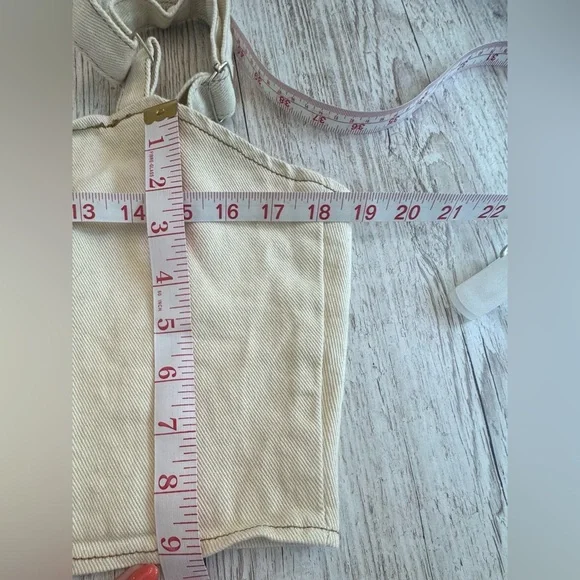 NWT PrettyLittleThing Crop Top Zip Front Pocket & Adjustable Straps Cream Top 10 - Picture 6 of 6